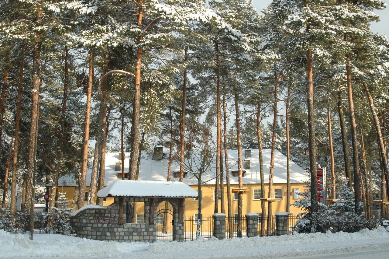 Готель Gosciniec Borne Sulinowo - Byla Baza Wojskowa Екстер'єр фото